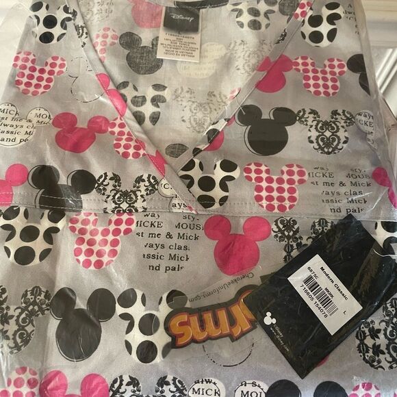 Disney Minnie Pink and Black Scrub Top Women’s Large New - Picture 1 of 12